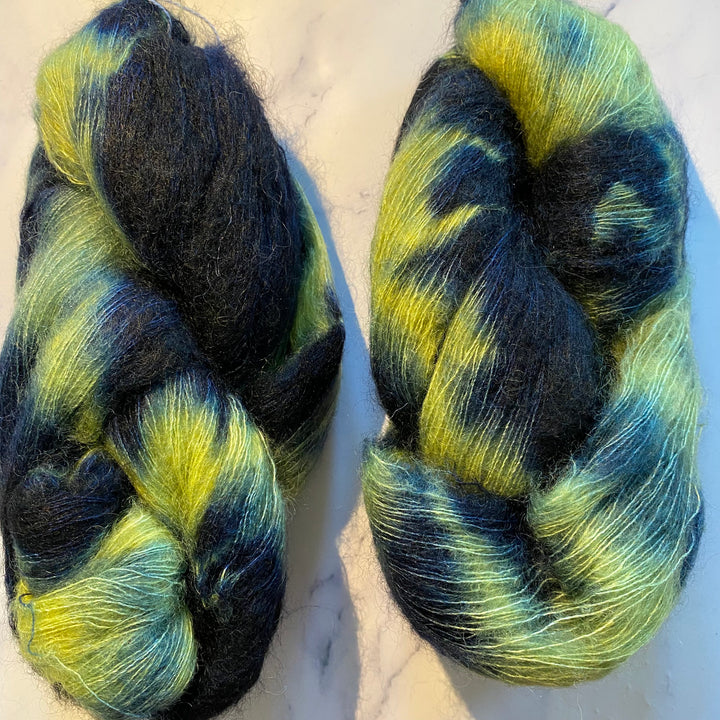 Hand Maiden (Fleece Artist) - Superkid Silk 125g