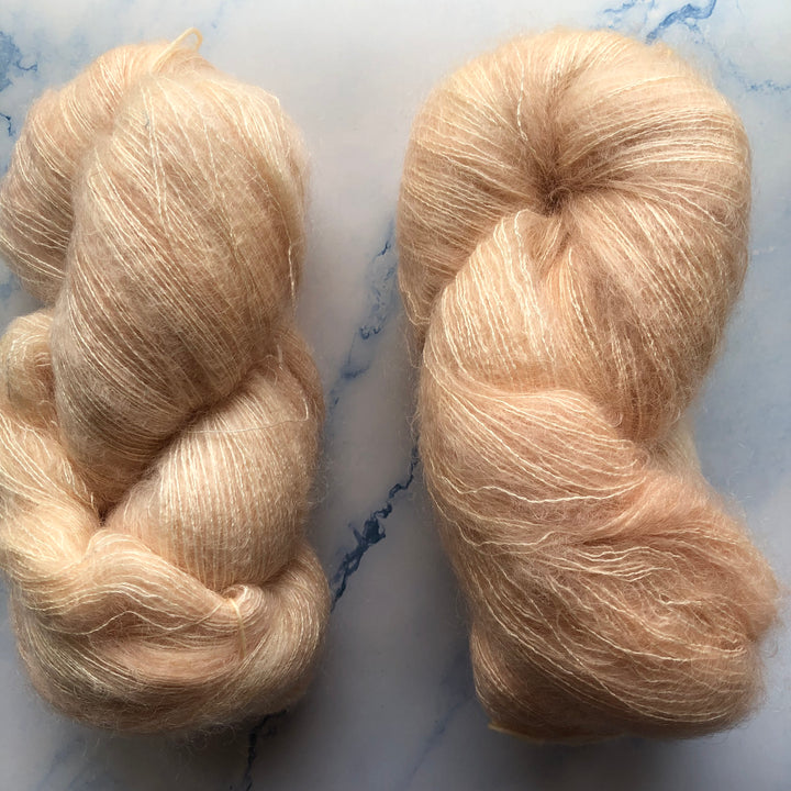 Hand Maiden (Fleece Artist) - Superkid Silk 125g