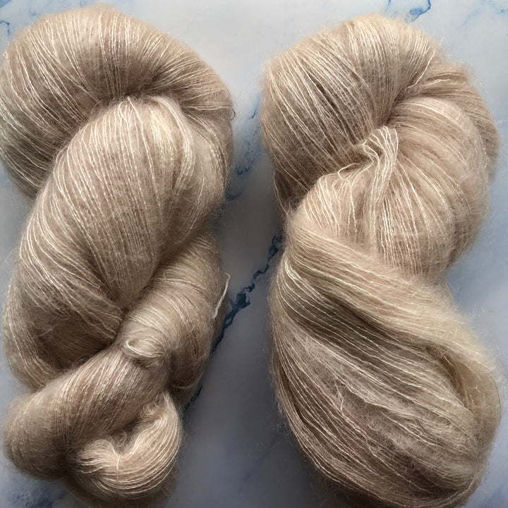 Hand Maiden (Fleece Artist) - Superkid Silk 125g
