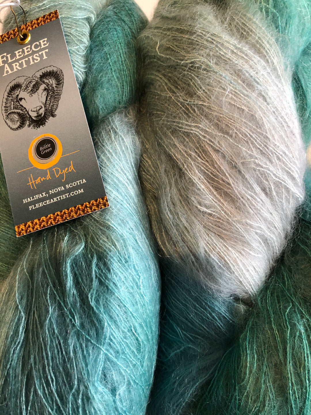 Hand Maiden (Fleece Artist) - Superkid Silk 125g